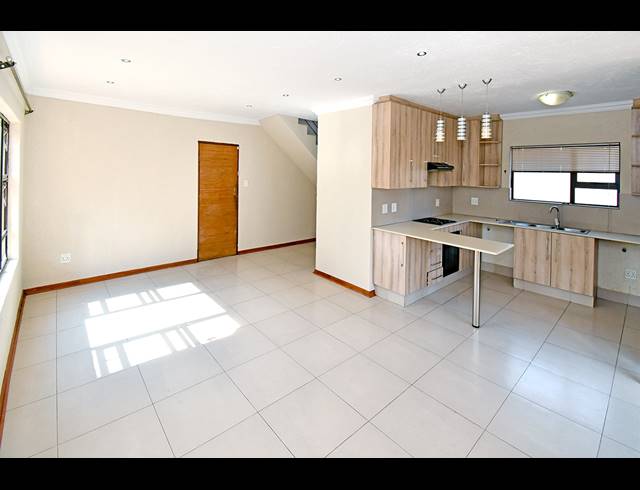 3 BEDROOM TOWNHOUSE TO LET IN LINDEN